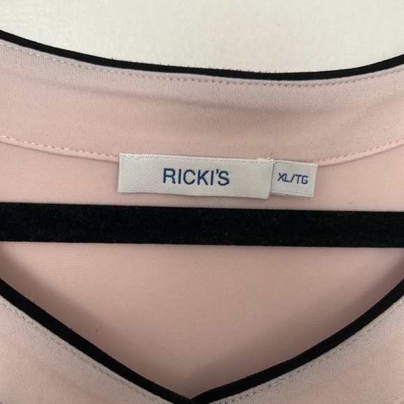 Pink short sleeve button top - Picture 3 of 4